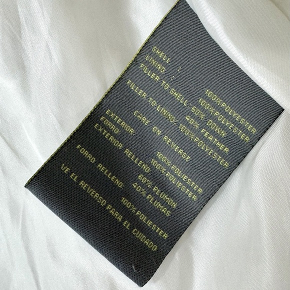 60% Down Kenneth Cole Reaction zip up cream colored puffer.Size S - Picture 3 of 9